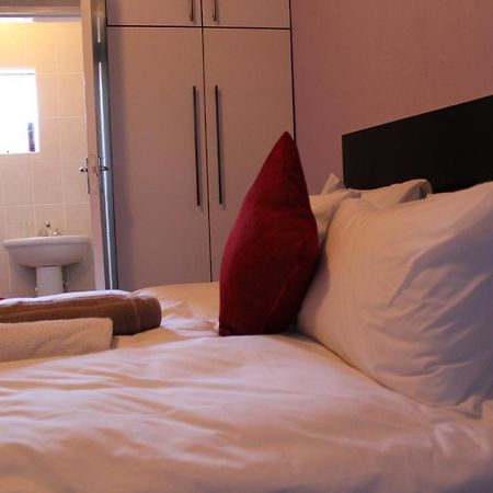 Davilla Guest House Mazenod Bagian luar foto
