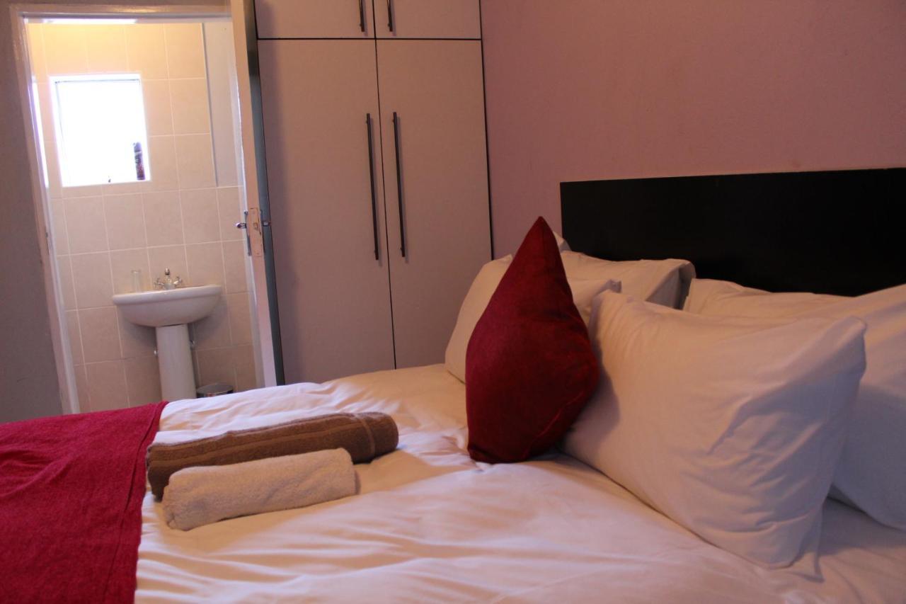 Davilla Guest House Mazenod Bagian luar foto
